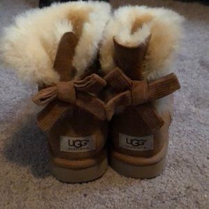Uggs size 6 never worn.